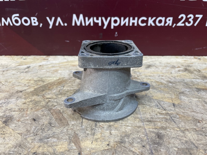 Фланец дроссельной заслонки