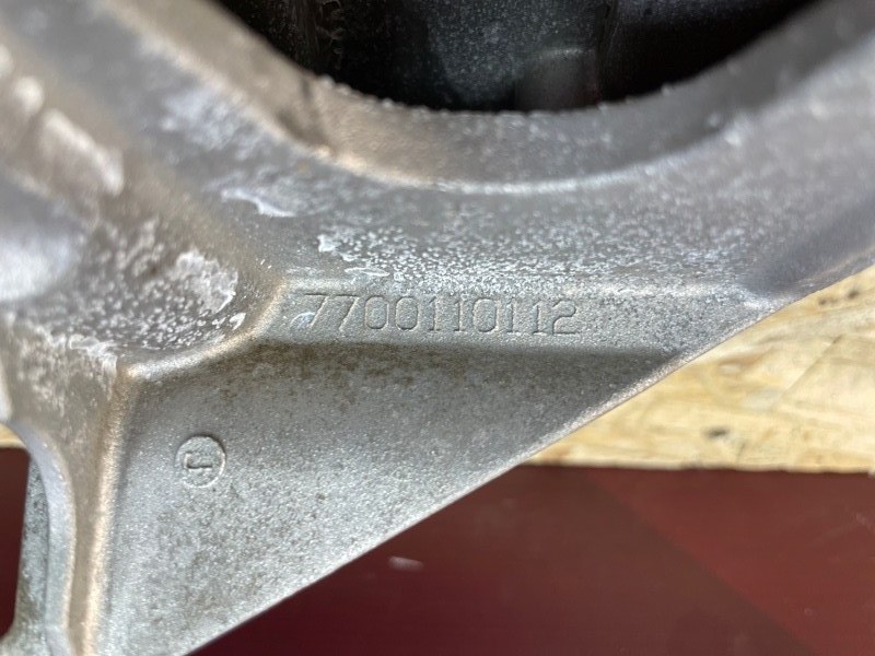 Кронштейн впускного коллектора