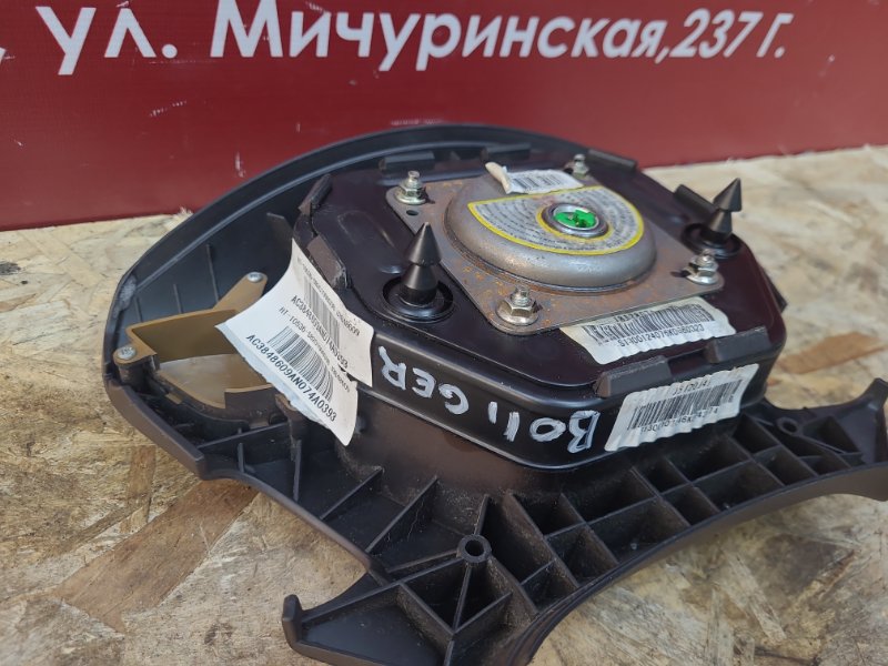 Подушка безопасности водителя