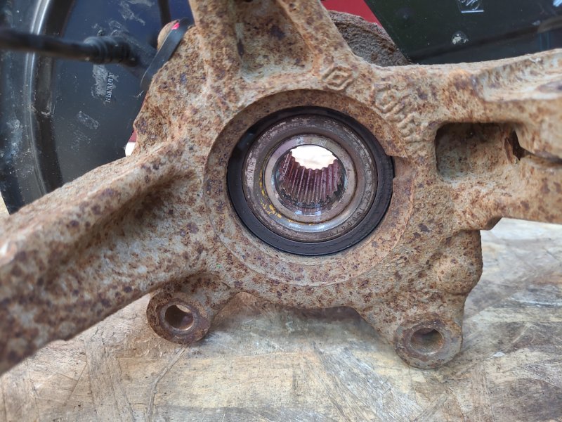 Кулак поворотный