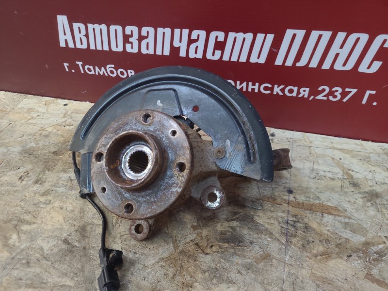 Кулак поворотный