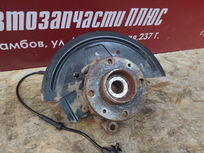 Кулак поворотный