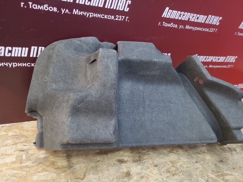 Обшивка багажника