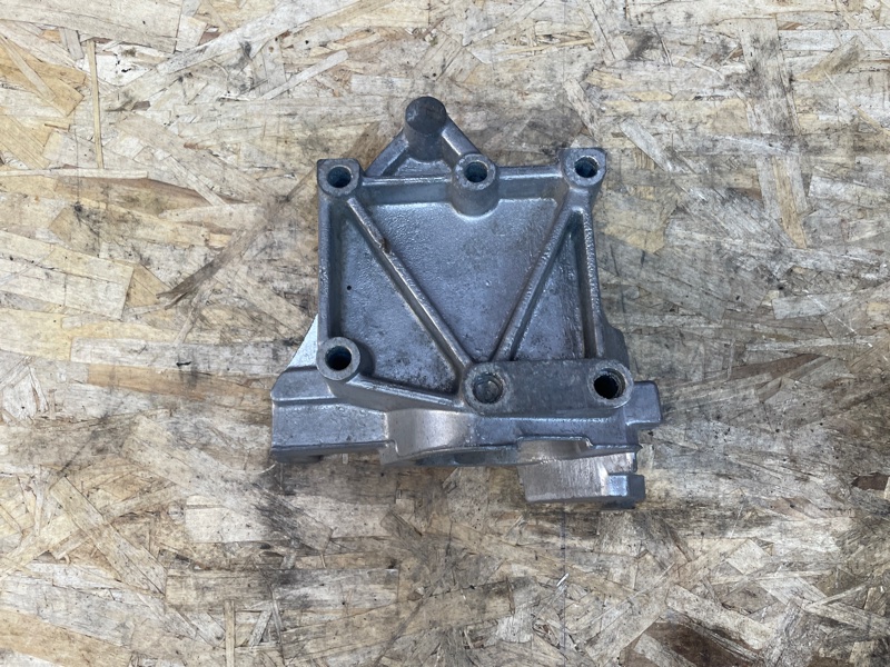 Кронштейн компрессора кондиционера