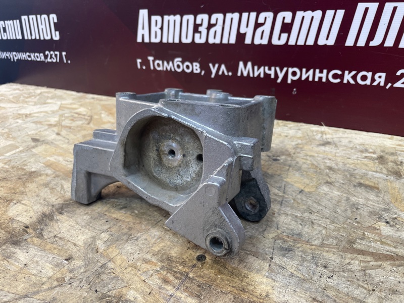 Кронштейн компрессора кондиционера