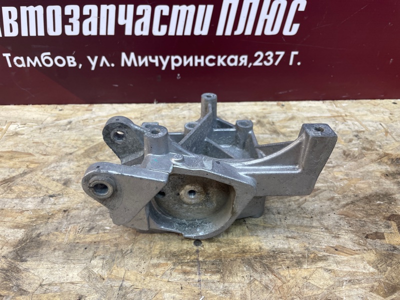 Кронштейн компрессора кондиционера