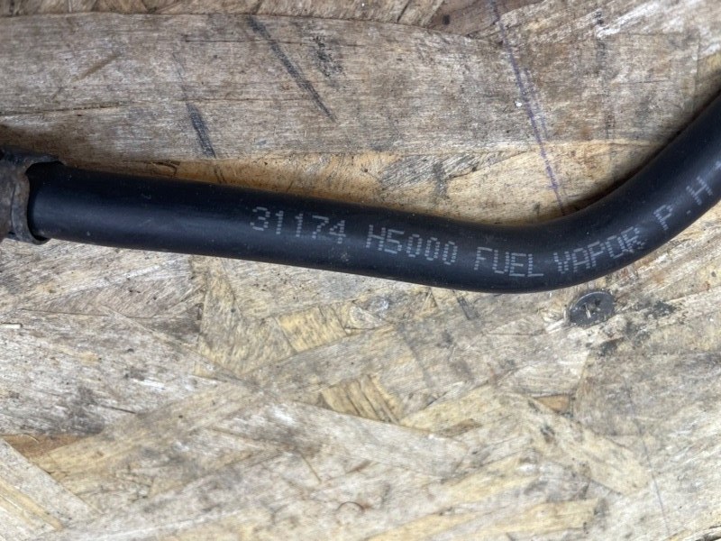 Трубка топливная