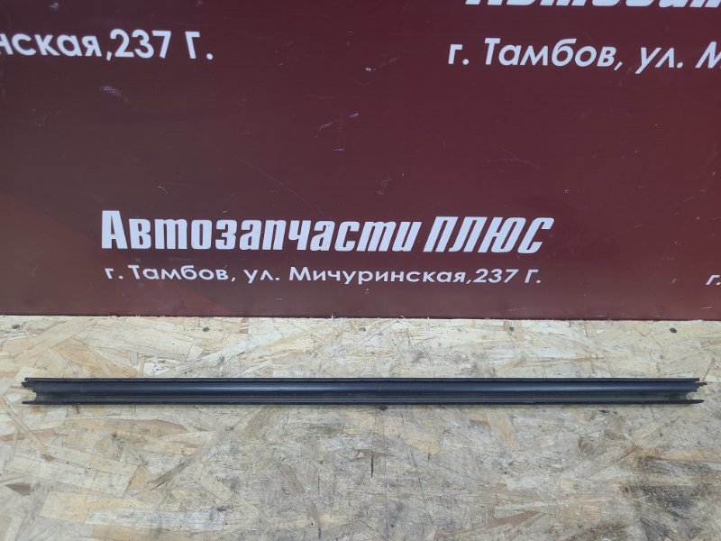 Уплотнитель стекла двери внутренний
