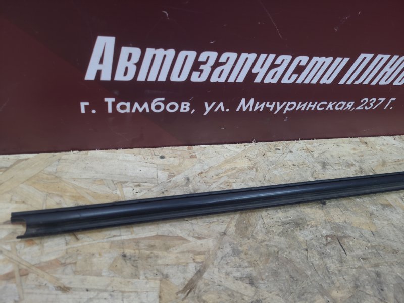 Уплотнитель стекла двери внутренний