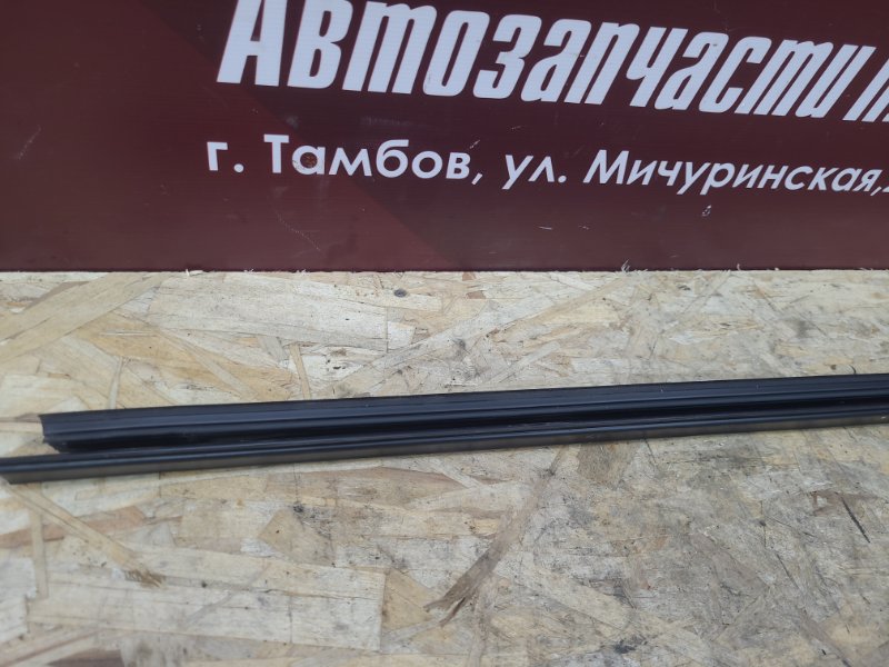 Уплотнитель стекла двери внутренний