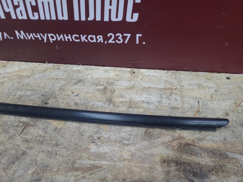 Уплотнитель стекла двери внешний