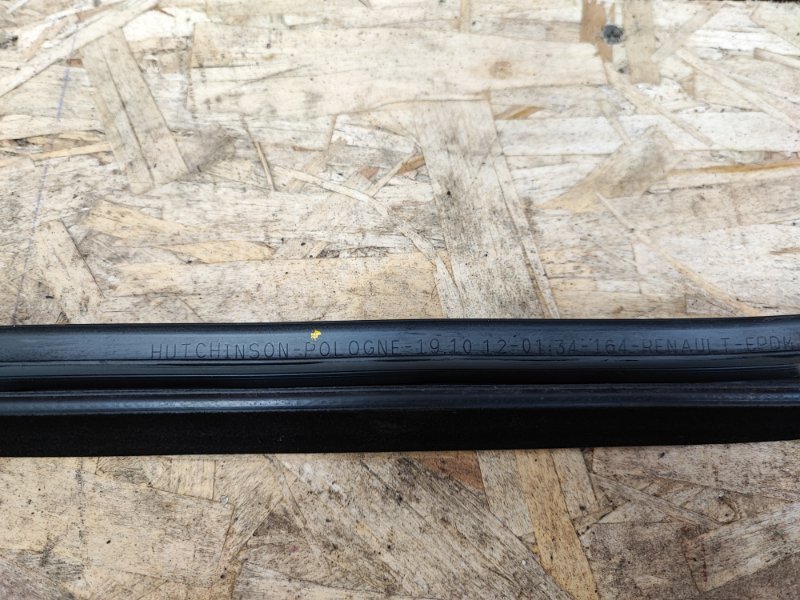 Уплотнитель стекла двери внутренний