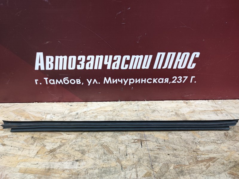 Уплотнитель стекла двери внутренний