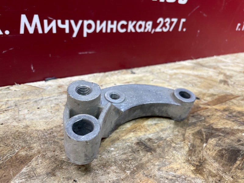 Кронштейн    опоры двигателя