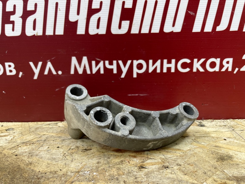 Кронштейн    опоры двигателя