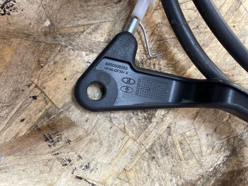 Ручка открывания капота