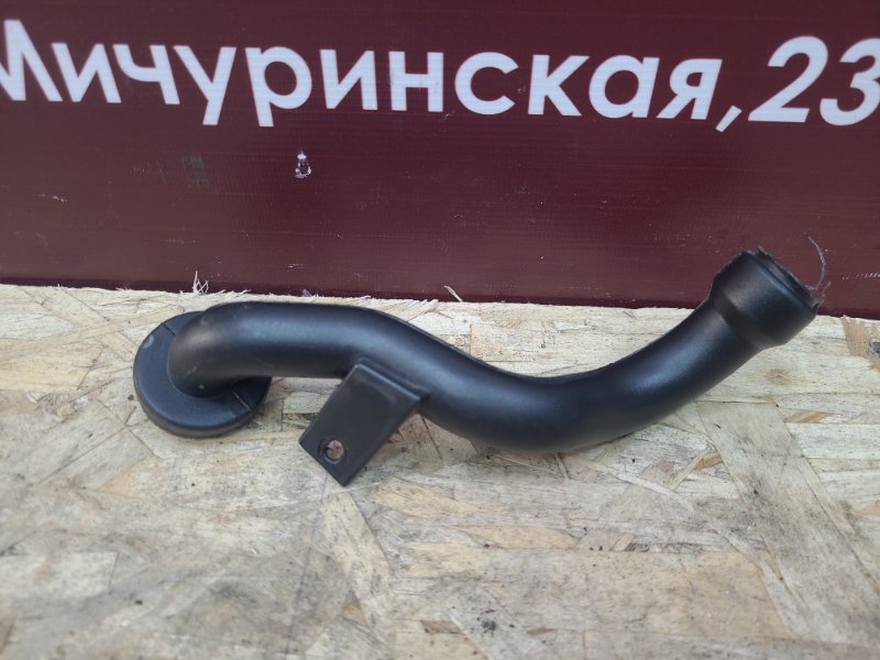 Воздухопровод охлаждения вещевого ящика