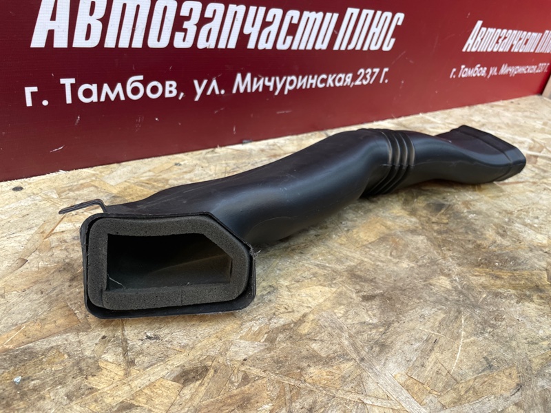 Воздуховод салона