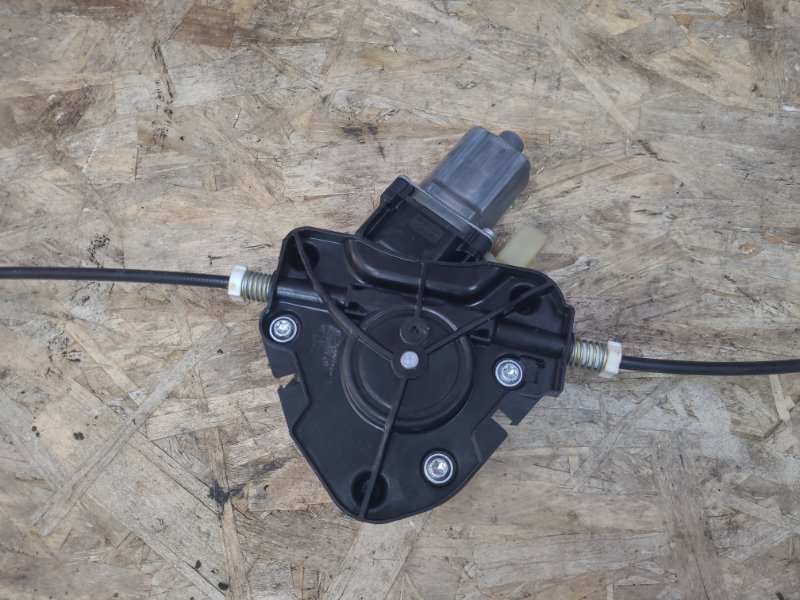 Стеклоподъемник    двери