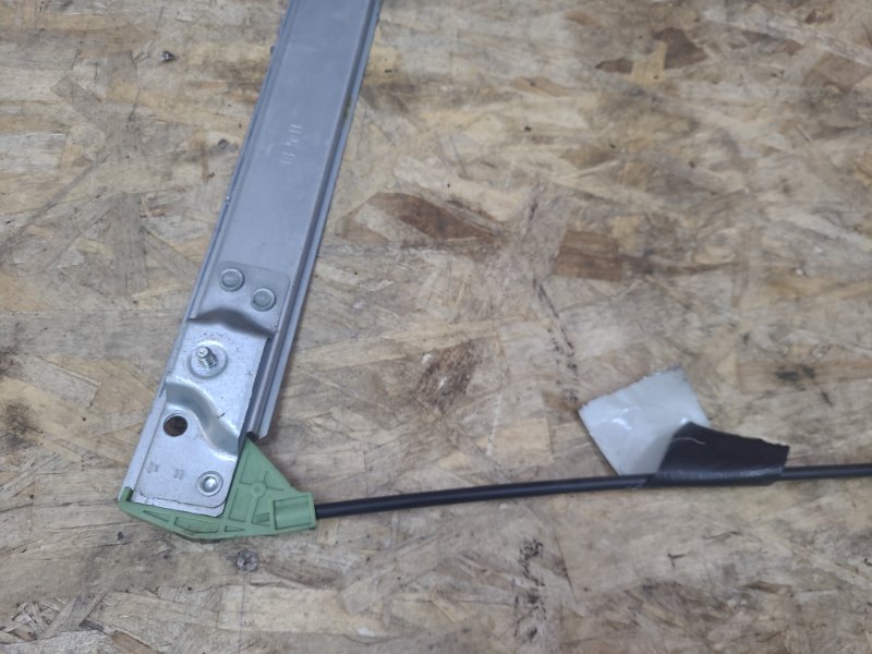 Стеклоподъемник    двери