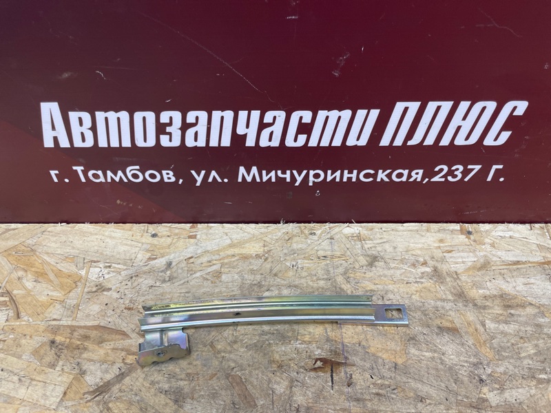 Направляющая стекла     двери