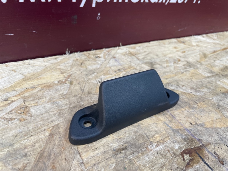 Ручка открывания багажника