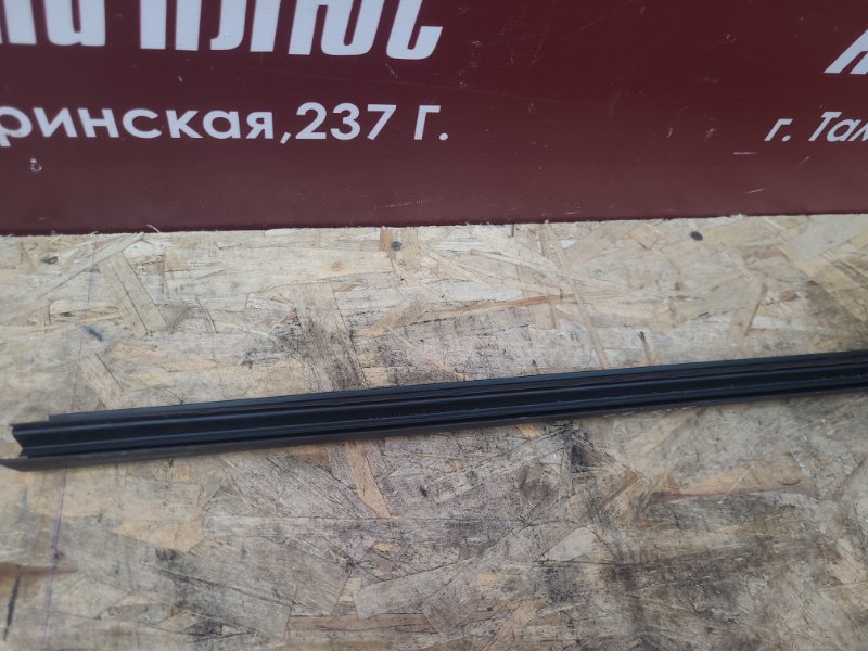 Уплотнитель стекла двери внутренний