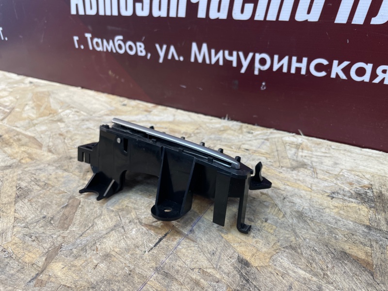 Внутренняя  ручка двери