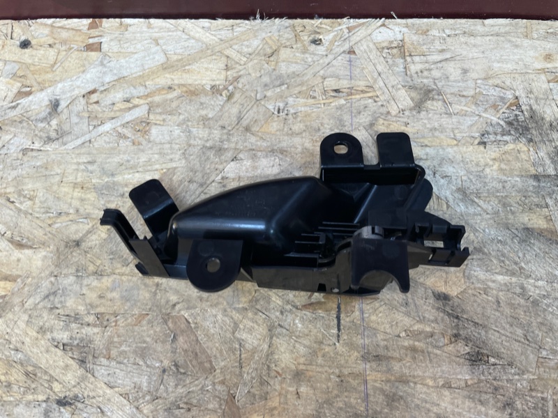 Внутренняя  ручка двери