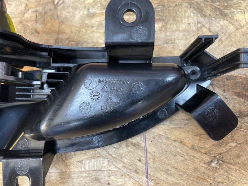 Внутренняя  ручка двери