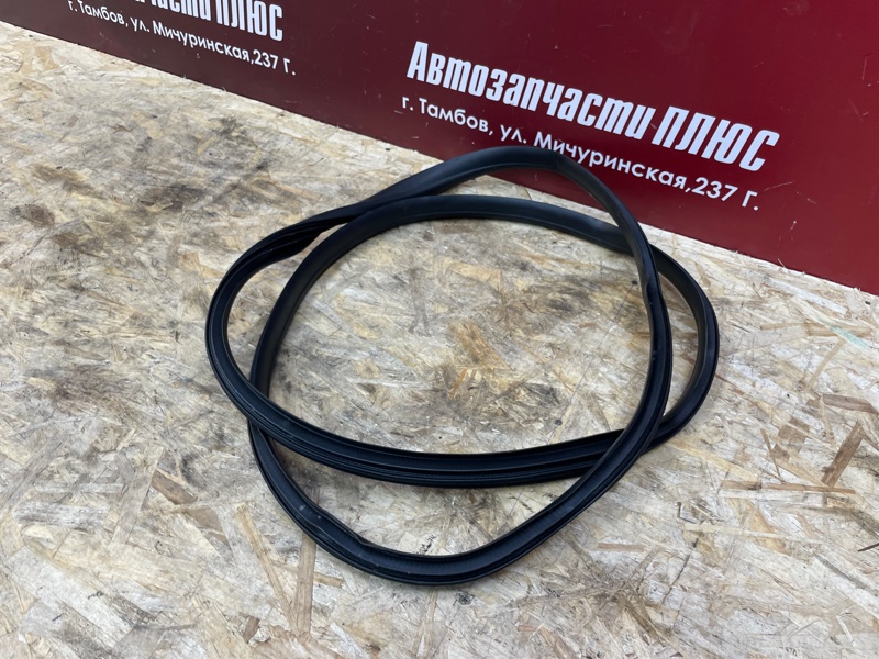 Уплотнитель      двери