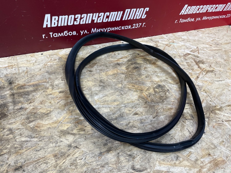 Уплотнитель      двери