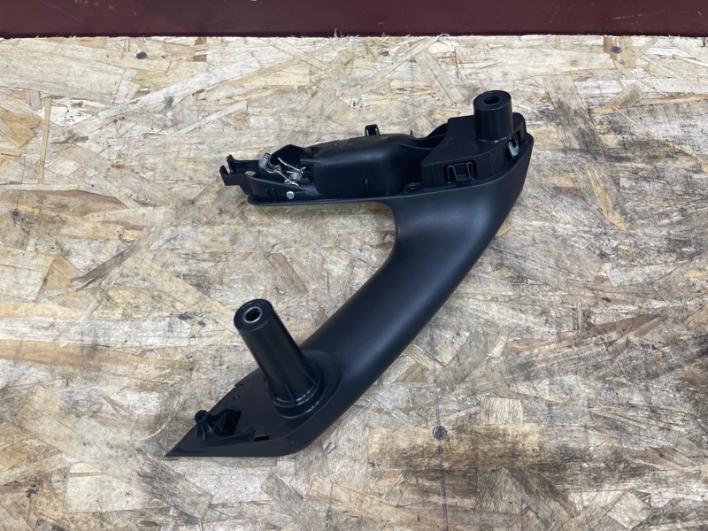 Внутренняя  ручка двери