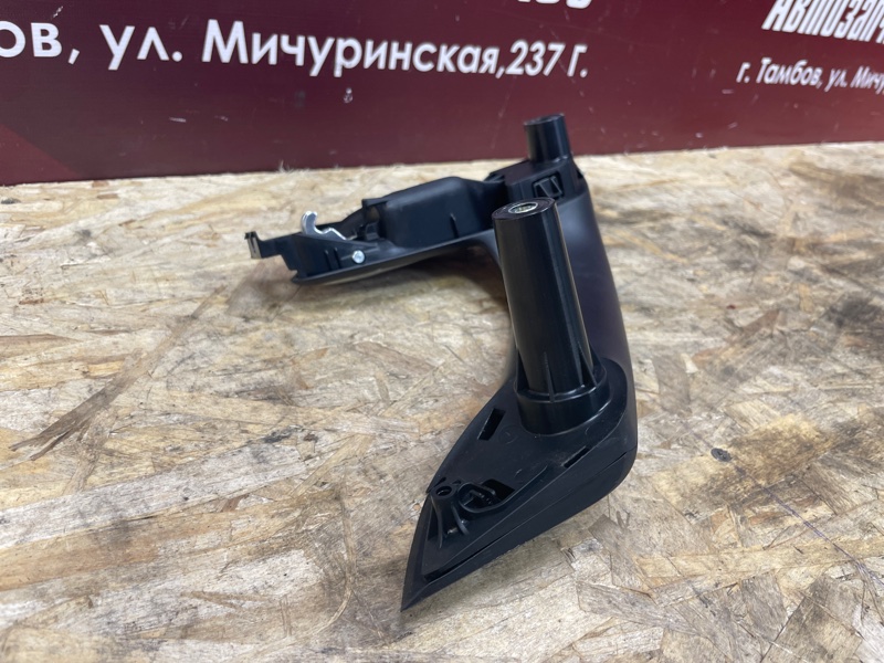 Внутренняя  ручка двери