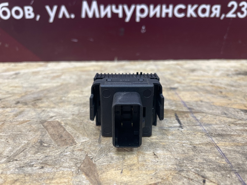 Кнопка корректора фар