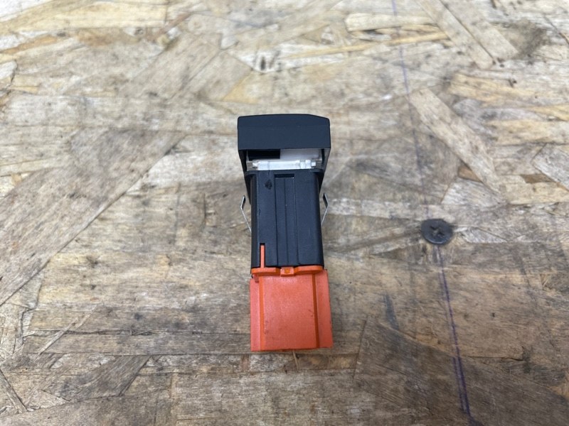 Кнопка обогрева заднего стекла