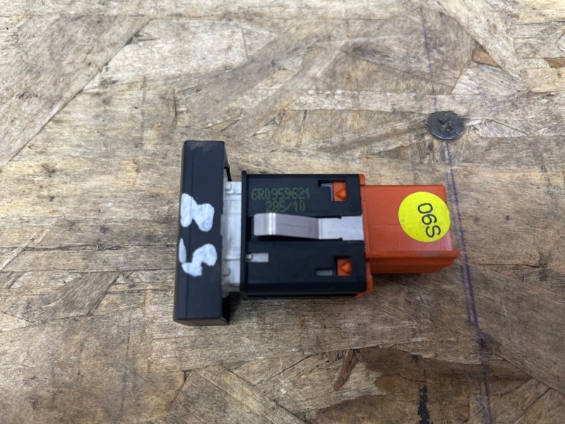 Кнопка обогрева заднего стекла