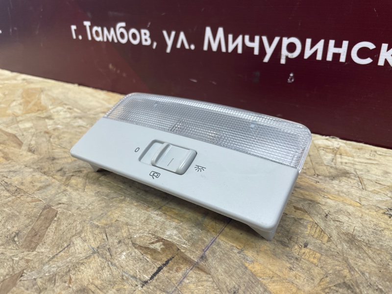 плафон освещения салона