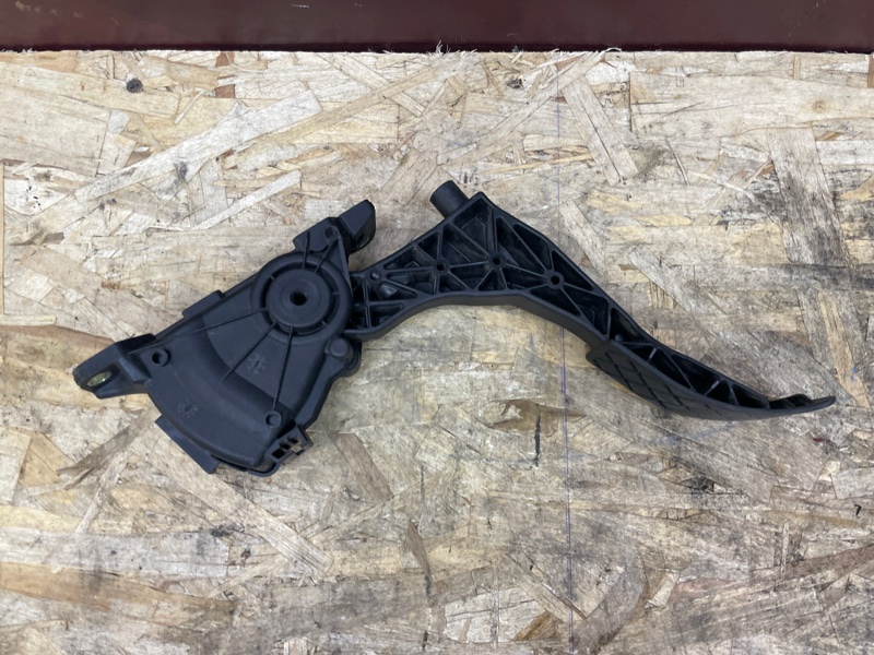 Педаль газа