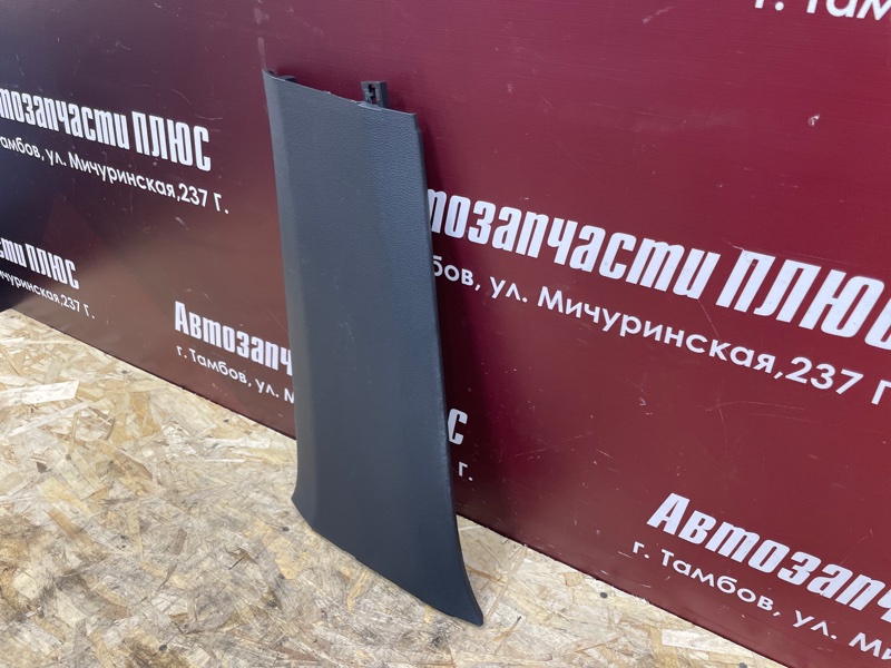 Обшивка средней стойки