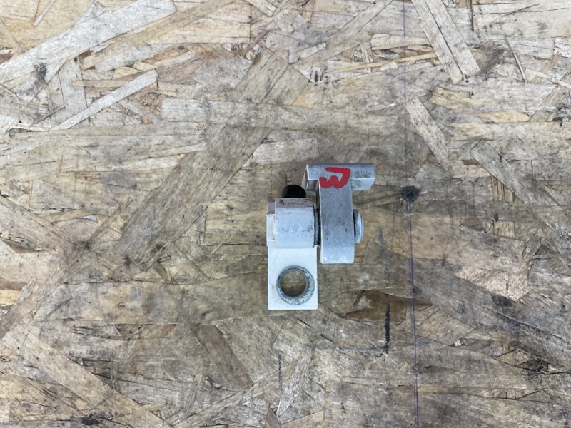 Петля     двери