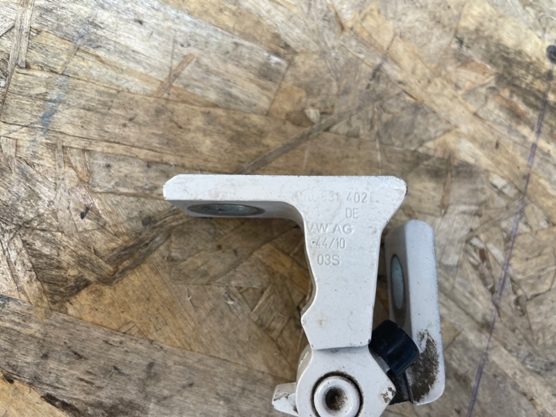 Петля     двери