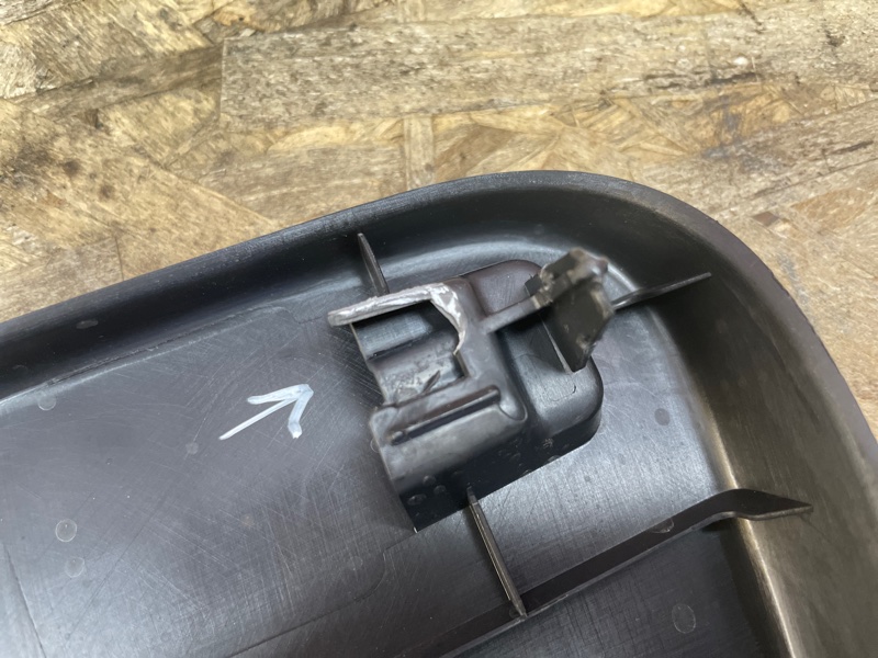 Обшивка двери багажника