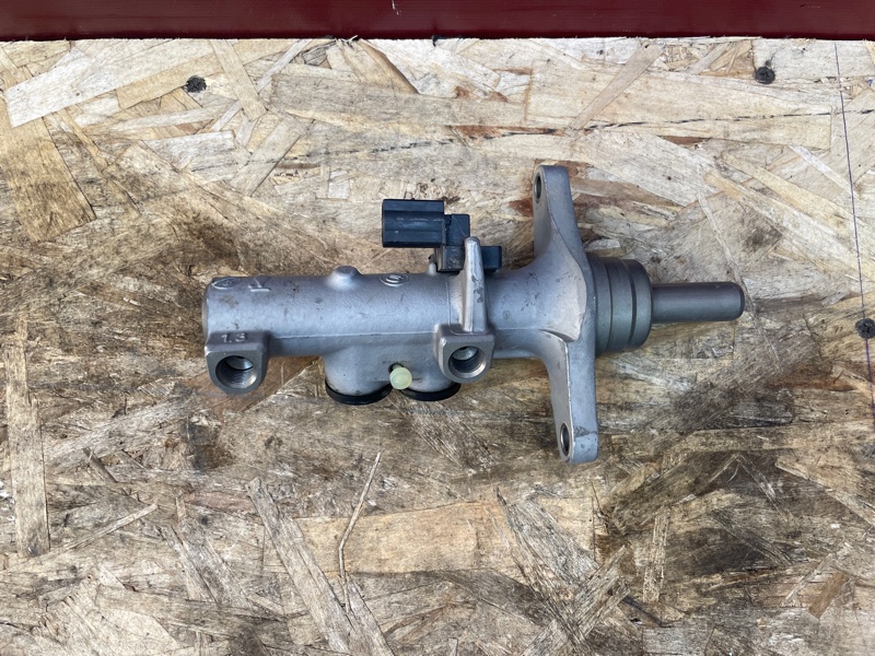 Главный тормозной цилиндр