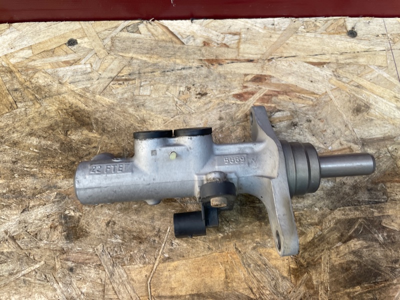 Главный тормозной цилиндр