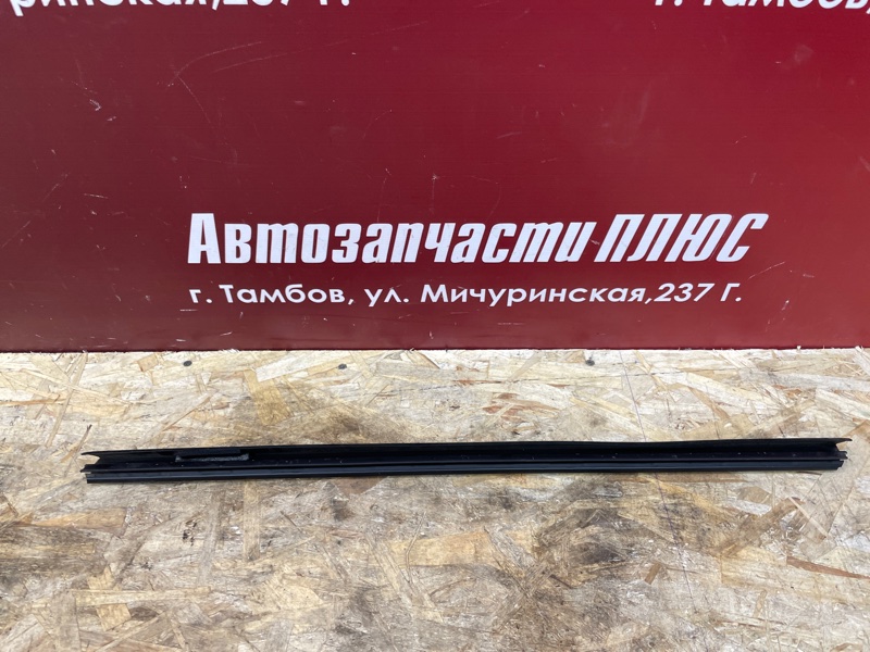 Уплотнитель стекла двери внутренний