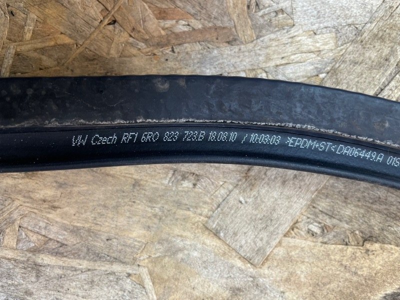 Уплотнитель жабо