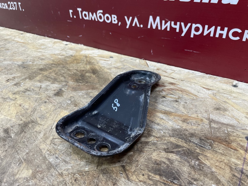 Кронштейн подрамника