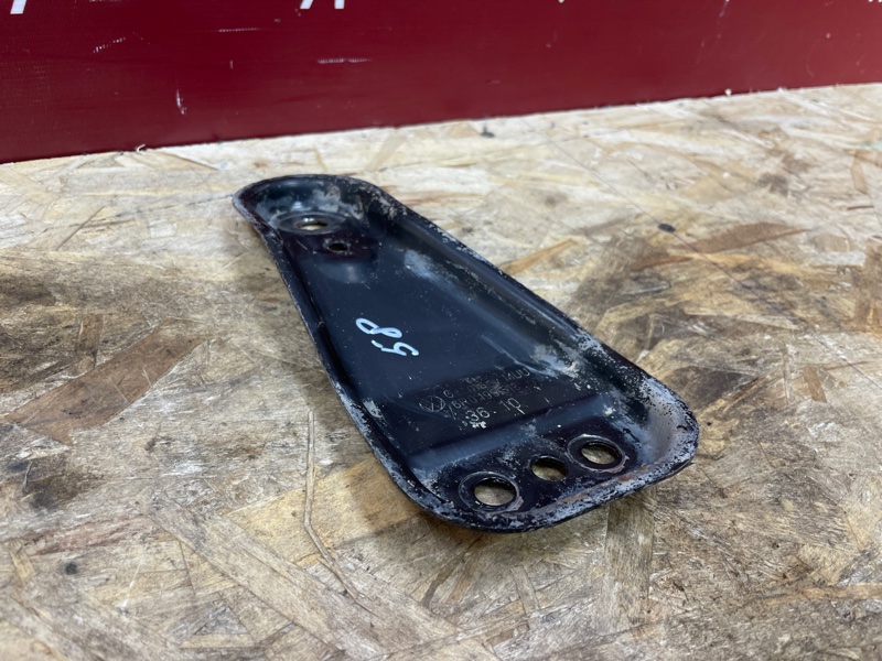 Кронштейн подрамника