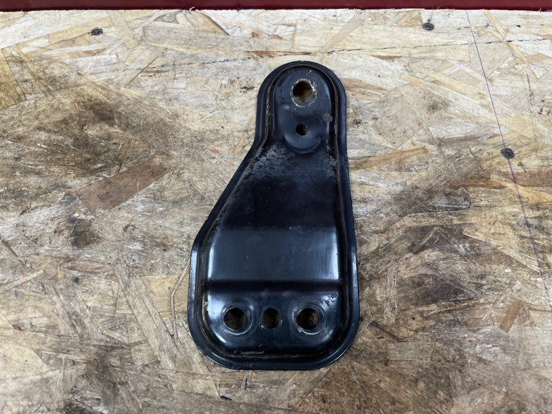 Кронштейн подрамника